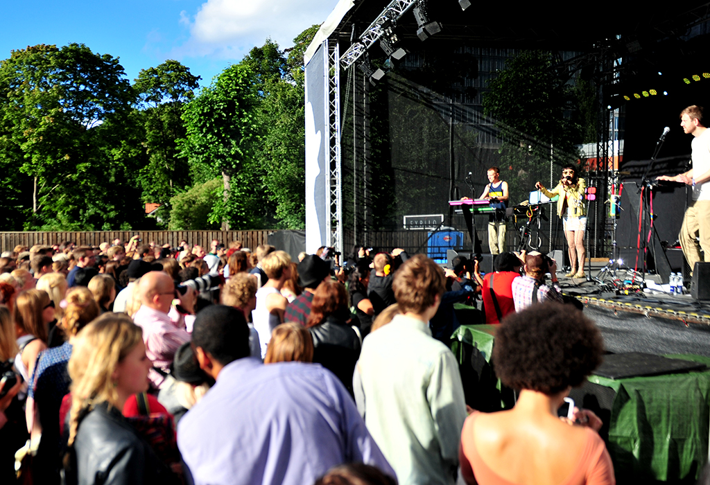 Festival24,  Little Dragon, Popaganda